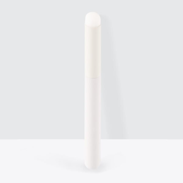 white color lip concealer brush